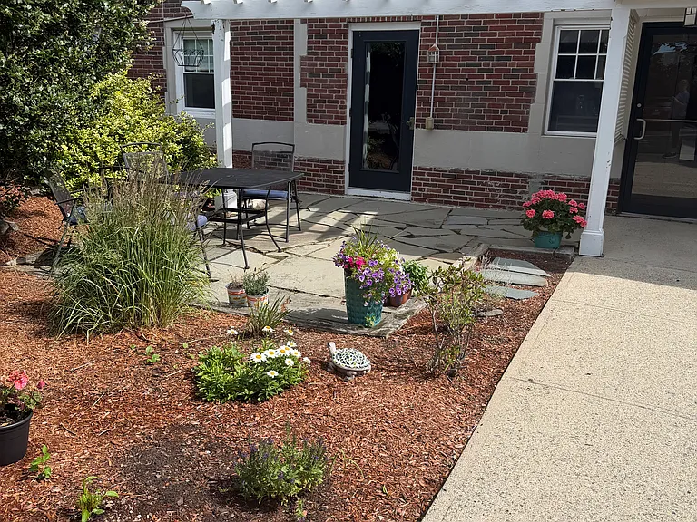 Bradlee Rd — Photo 12