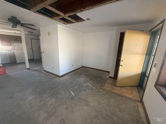 4th image of 411 15th Ave S APT E