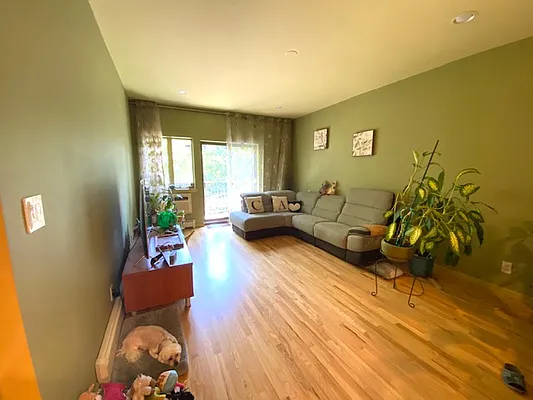 Sold by Maximillion Realty, Inc. | media 4