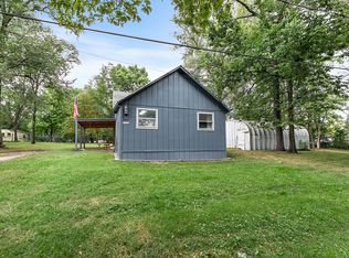 7N066 Woodlawn Ave, Saint Charles, IL 60174