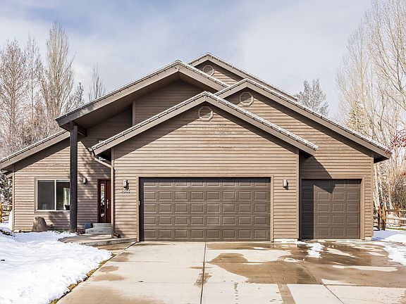 2nd image of 4863 Charlais Ln