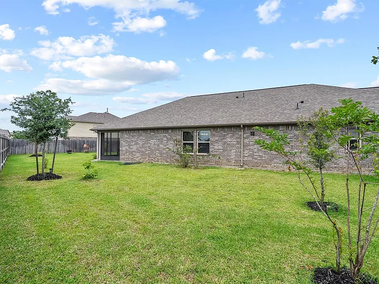 6303 Cambrai Wood Ln — Photo 34