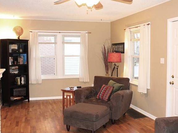 Replacement windows let a