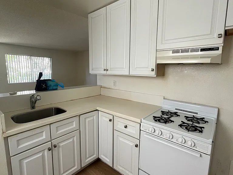 11438 Killion St #2 — Photo 5
