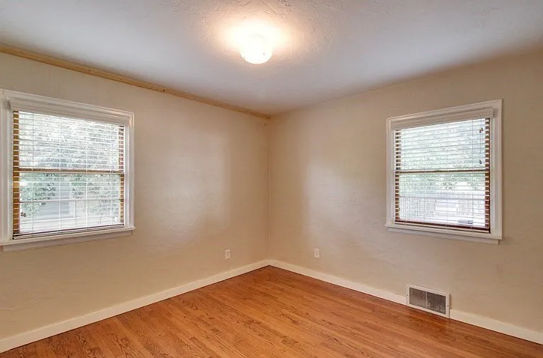 1515 Melrose St — Photo 2