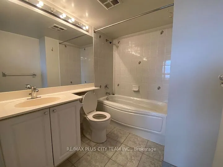 55 Strathaven Dr #1901 — Photo 11