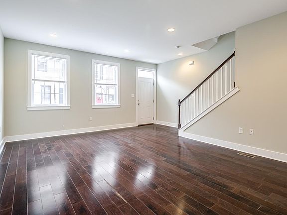 4th image of 2627 Catharine St