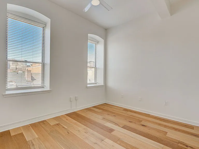 Franklin House Apartments — Photo 44