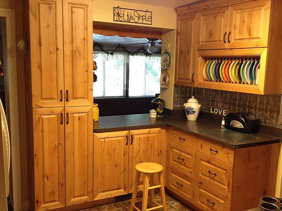 Lots of cupboard storage