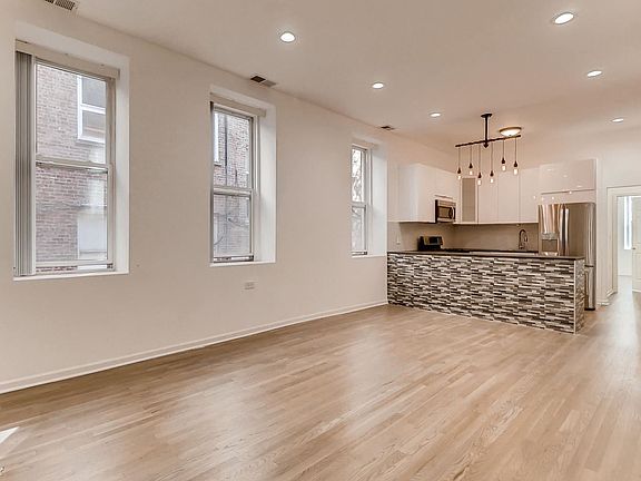 1407 N Wells Chicago IL 60610-large-002-9-Living Room-1500x1