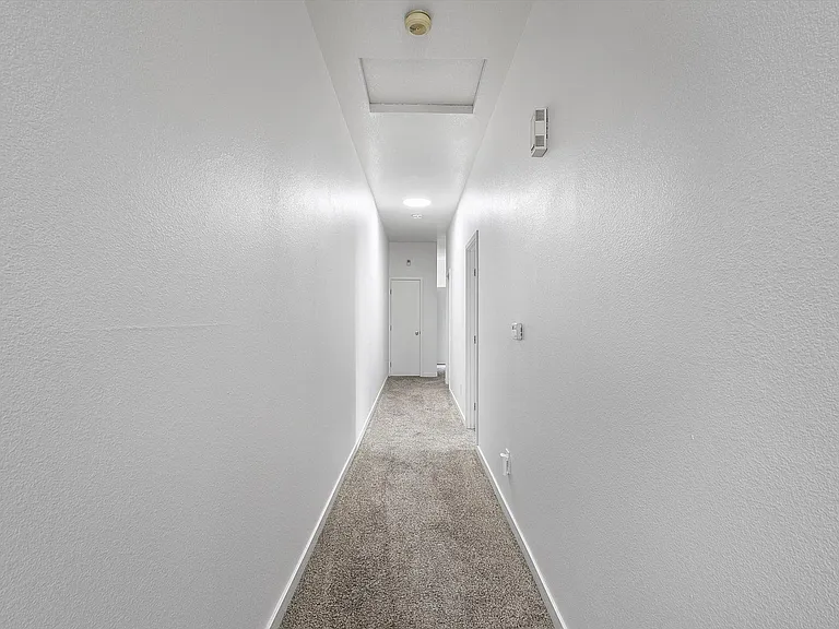 1336 1/2 Park Ave — Photo 13