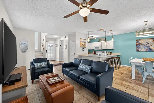 3923 Holiday Dr Photo 1