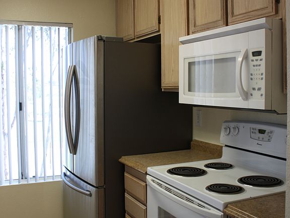 225 Diamond Wy. #210 Kitchen