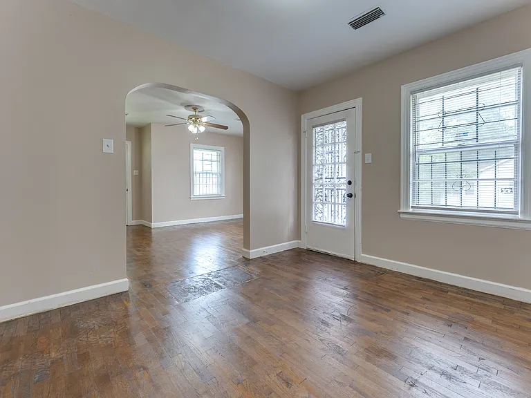 1500 W Short 17th St — Photo 15