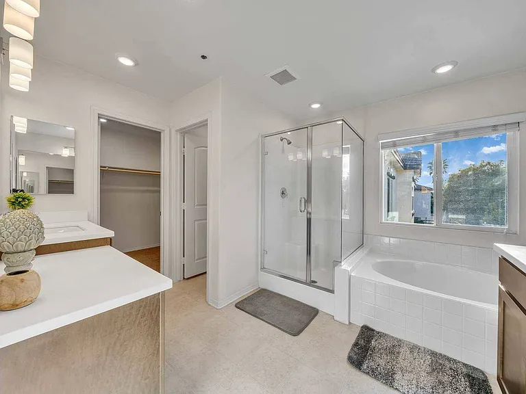 630 W Woodcrest St — Photo 17