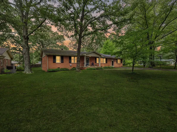 303 Old Fort St, Tullahoma, TN 37388