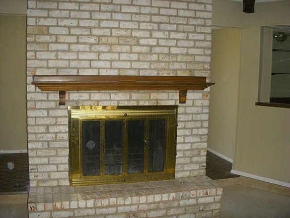 5th image of 4309 Village Green Dr