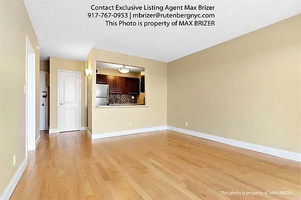 Sold by R New York | media 28