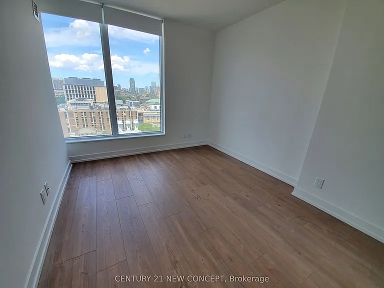 203 College St #1105 — Photo 7