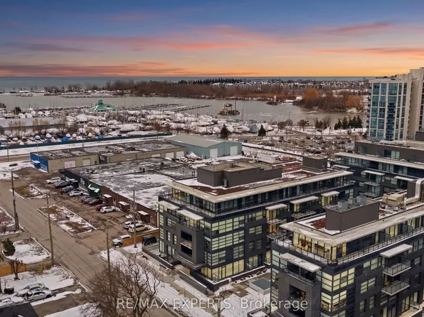 1614 Charles St #334, Whitby, ON L1N 0P4