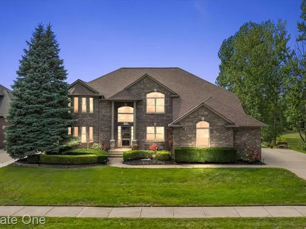 53883 Viar Dr, Shelby Township, MI 48315