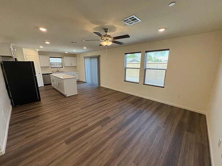 1900 Oaks Fall Ct — Photo 26