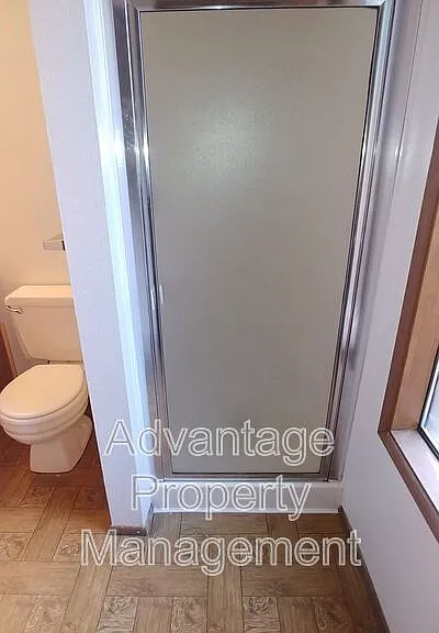 1831 NW Grant Cir — Photo 3