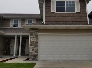 8705 Remi Dr, Lincoln, NE 68526