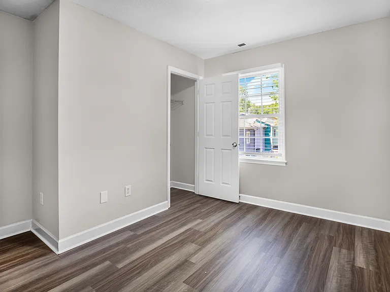 2020 Lasalle St — Photo 12