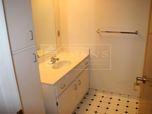 2nd image of 4815 W Westgate Ave