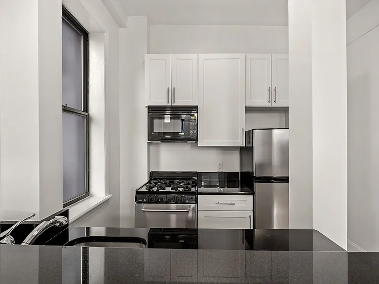 347 W 55th St #6K — Photo 5