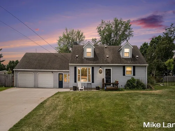 324 Brandywyne Dr NW, Comstock Park, MI 49321