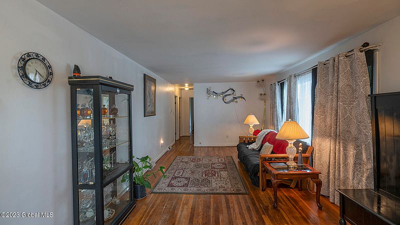 3rd image of 9 Cooper Avenue