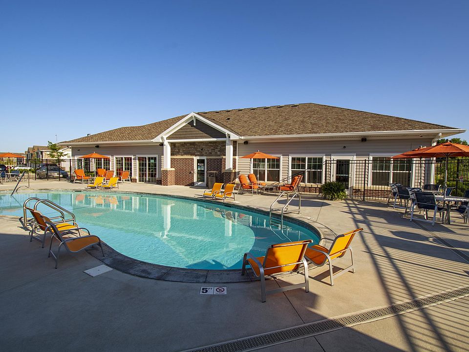 Aspire Townhomes 6950 Stagecoach Dr West Des Moines IA Zillow