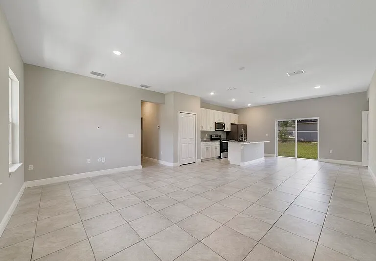 2117 W Swanson Dr — Photo 3