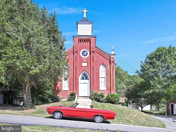 30 Schuylkill St, Port Clinton, PA 19549