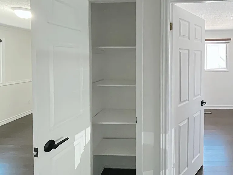 551 Hayward Cres #MAIN — Photo 27