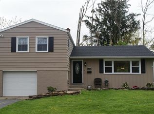 1972 Hopewell Rd, Bethlehem, PA 18017