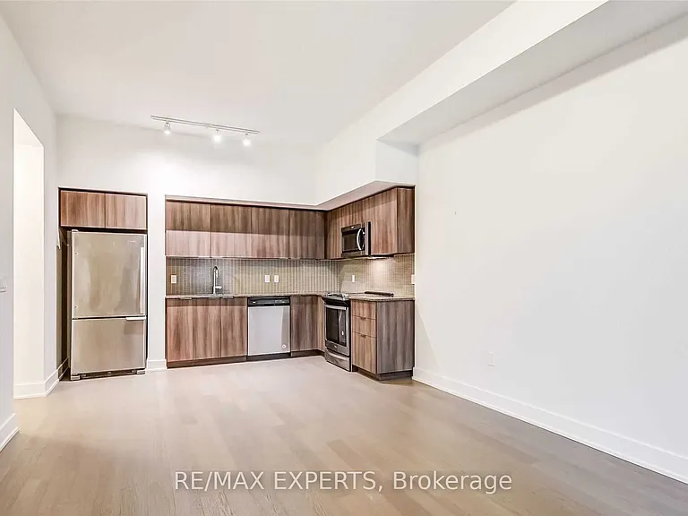 20 Shore Breeze Dr #450 — Photo 16