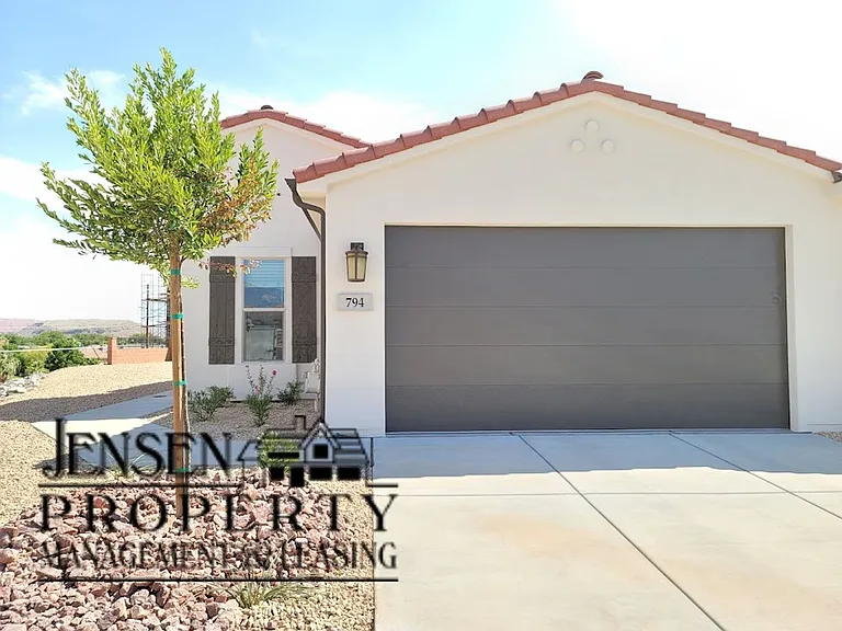 794 N Via Modelo Cir — Photo 1