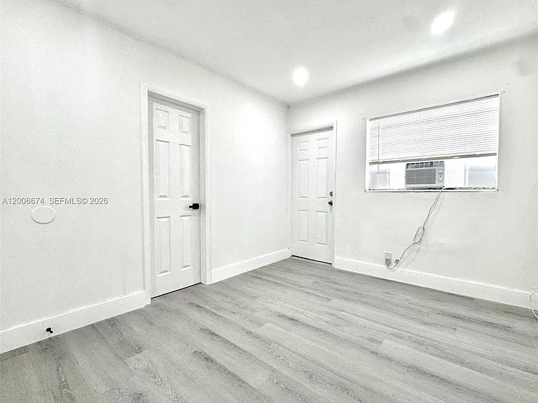 417 NW 2nd Ave #0 — Photo 13
