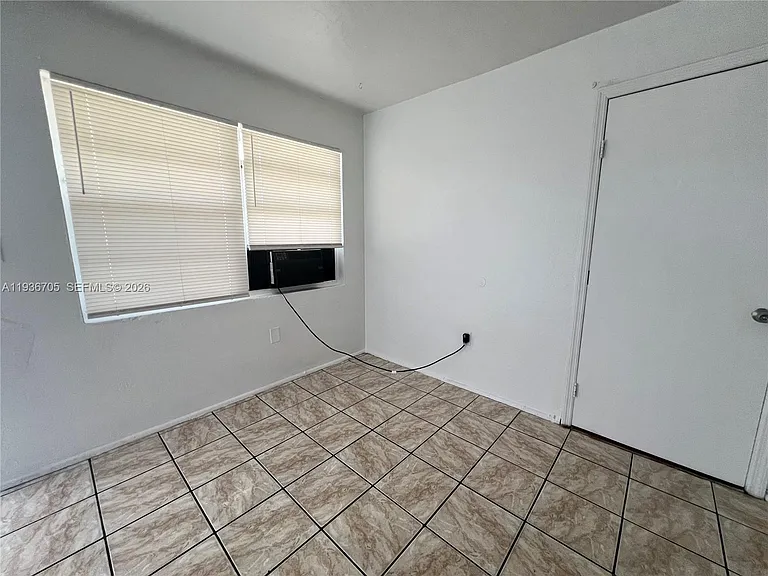 1948 NW 2nd Ct #5 — Photo 12