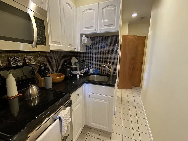 431 Beacon St #3 — Photo 8