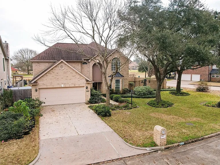 7502 Holly Court Est — Photo 45