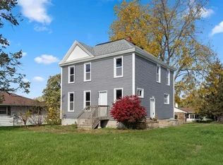 1927 W 1st St, Cedar Falls, IA 50613