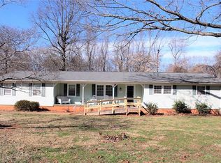 801 Bluefield Rd, Greensboro, NC 27455