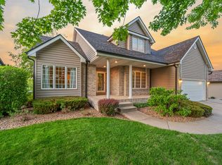4920 Claremont Ct, Pleasant Hill, IA 50327