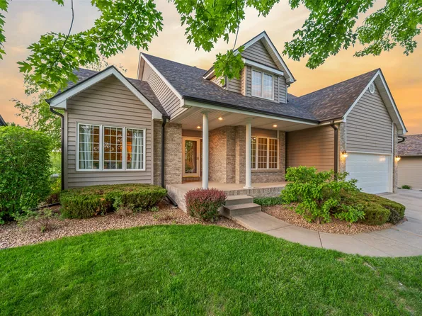 4920 Claremont Ct, Pleasant Hill, IA 50327