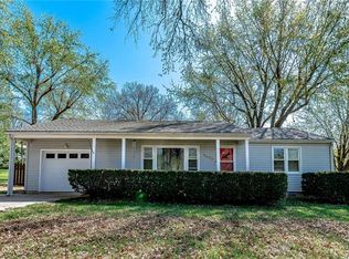5607 N Amoret Ave, Kansas City, MO 64151