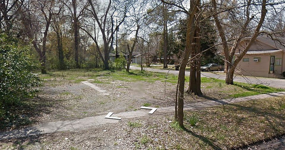 1st image of 629 E Walker St